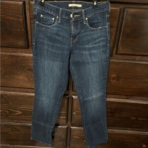 Mid size straight Levi’s size 2